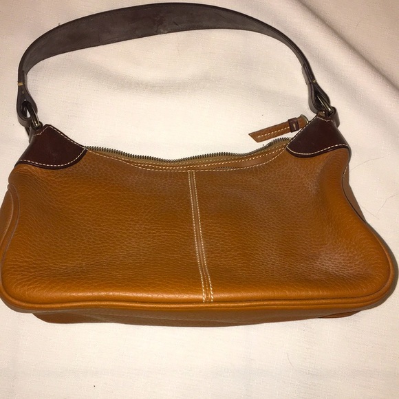Dooney & Bourke handbag. - Picture 1 of 6